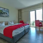 Ruegen-Hotel Mit Ostseeblick