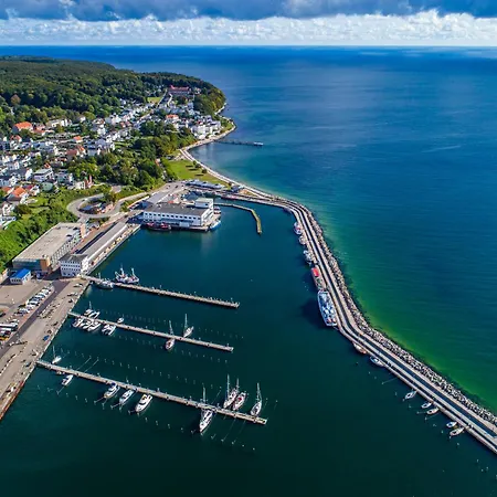 Kemping Ruegen-hotel Mit Ostseeblick *